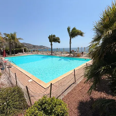 Sea View - Pool - Parking - Bikes *