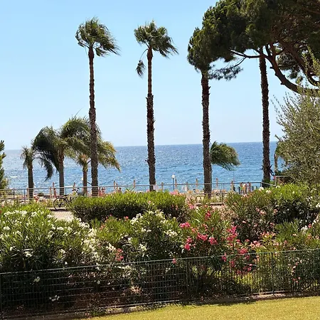 דירה Sea View - Pool - Parking - Bikes סנרמו
